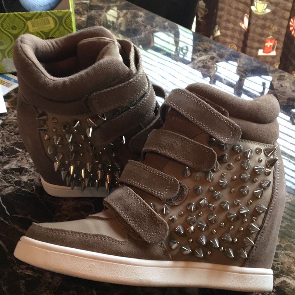 Camel colored booties
